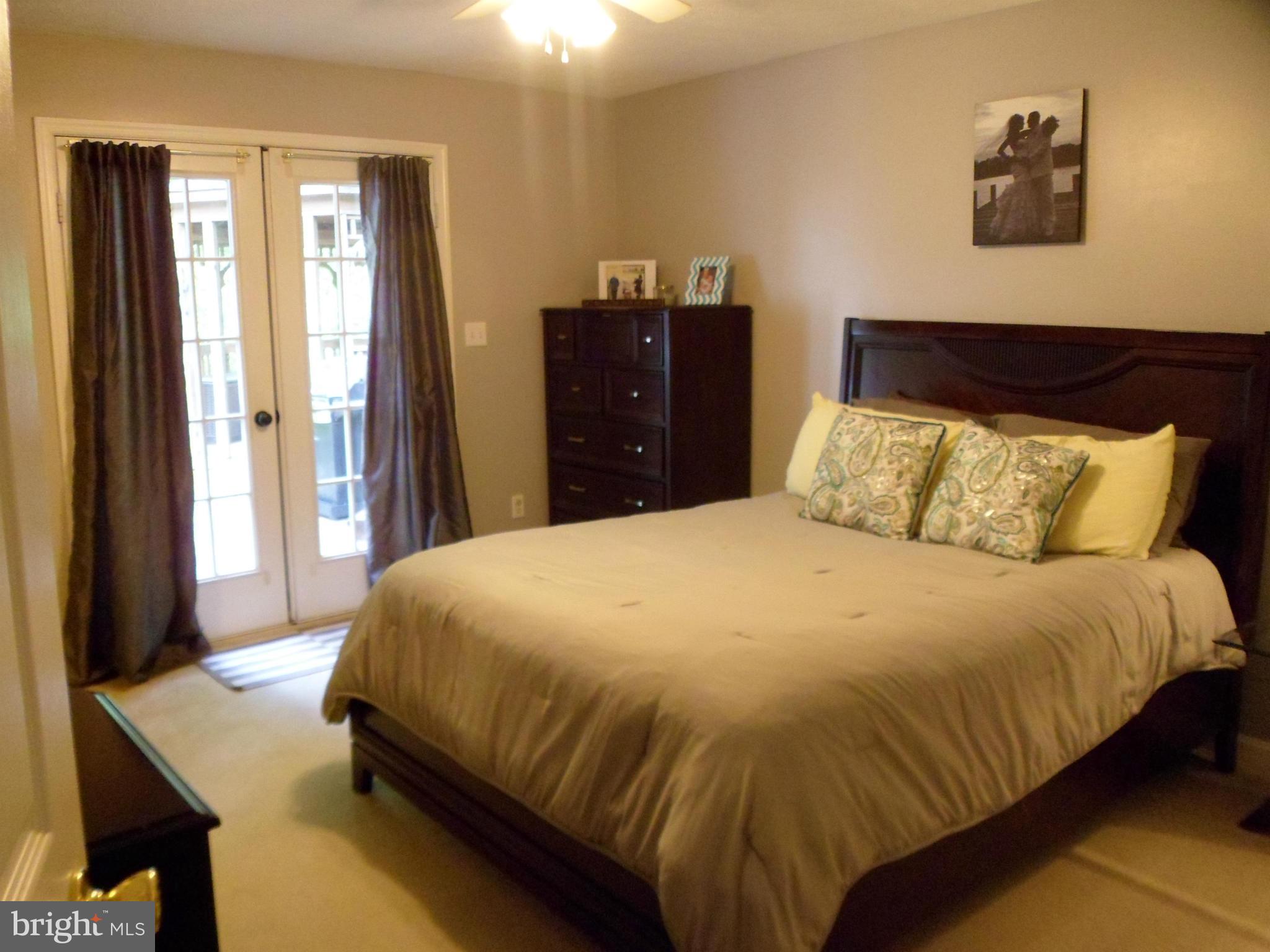 LOCKES CREEK ESTATES - Residential