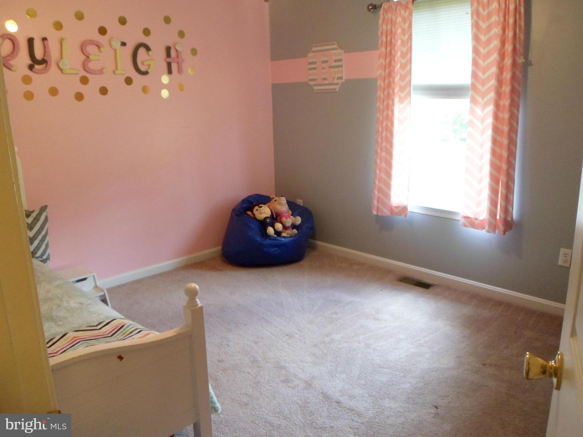 LOCKES CREEK ESTATES - Residential