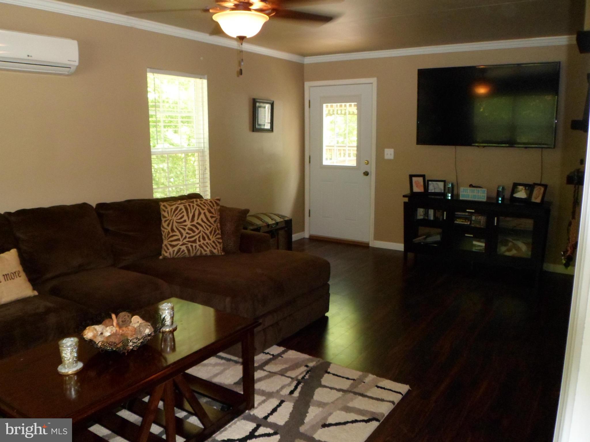 LOCKES CREEK ESTATES - Residential