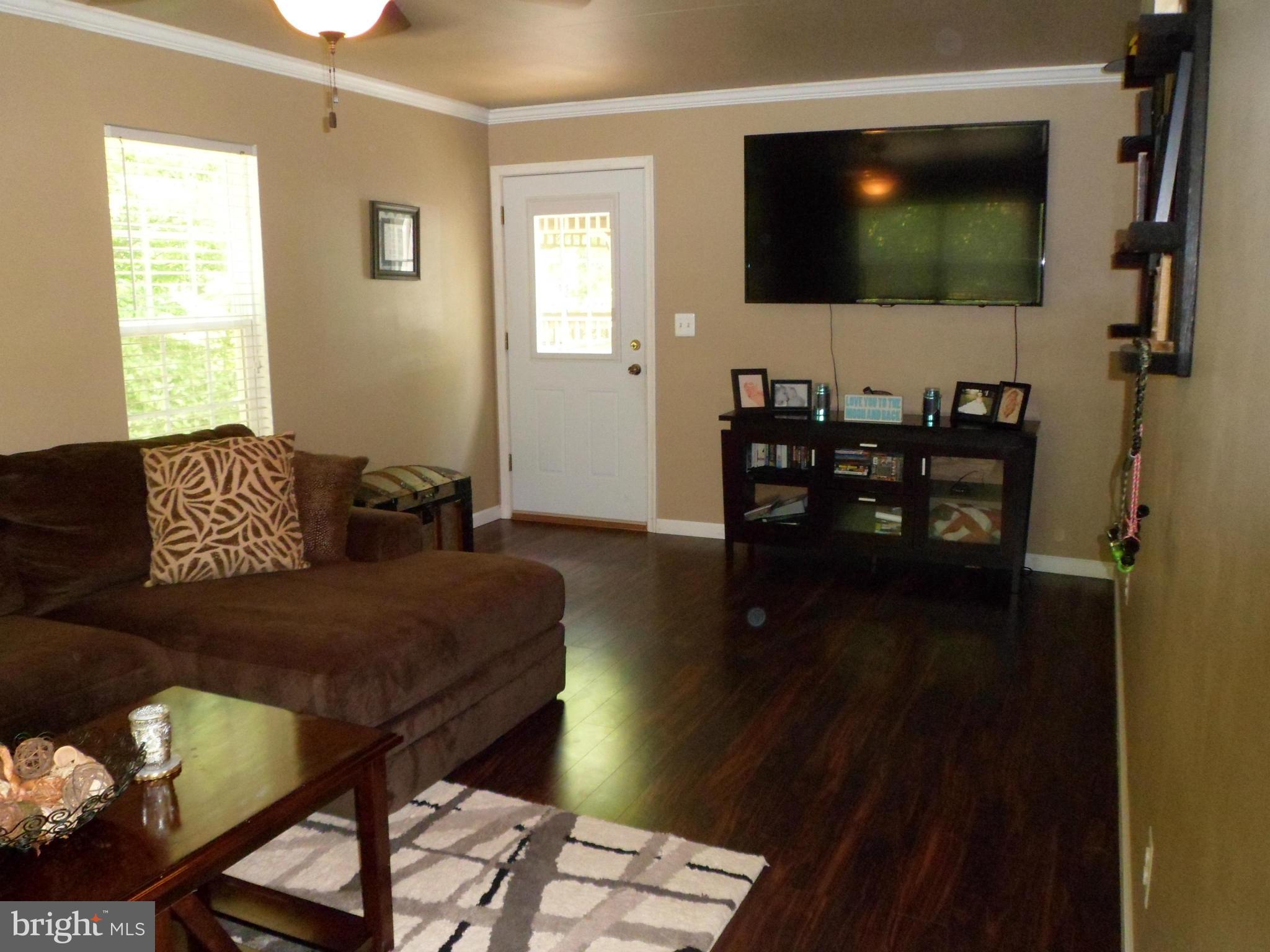 LOCKES CREEK ESTATES - Residential