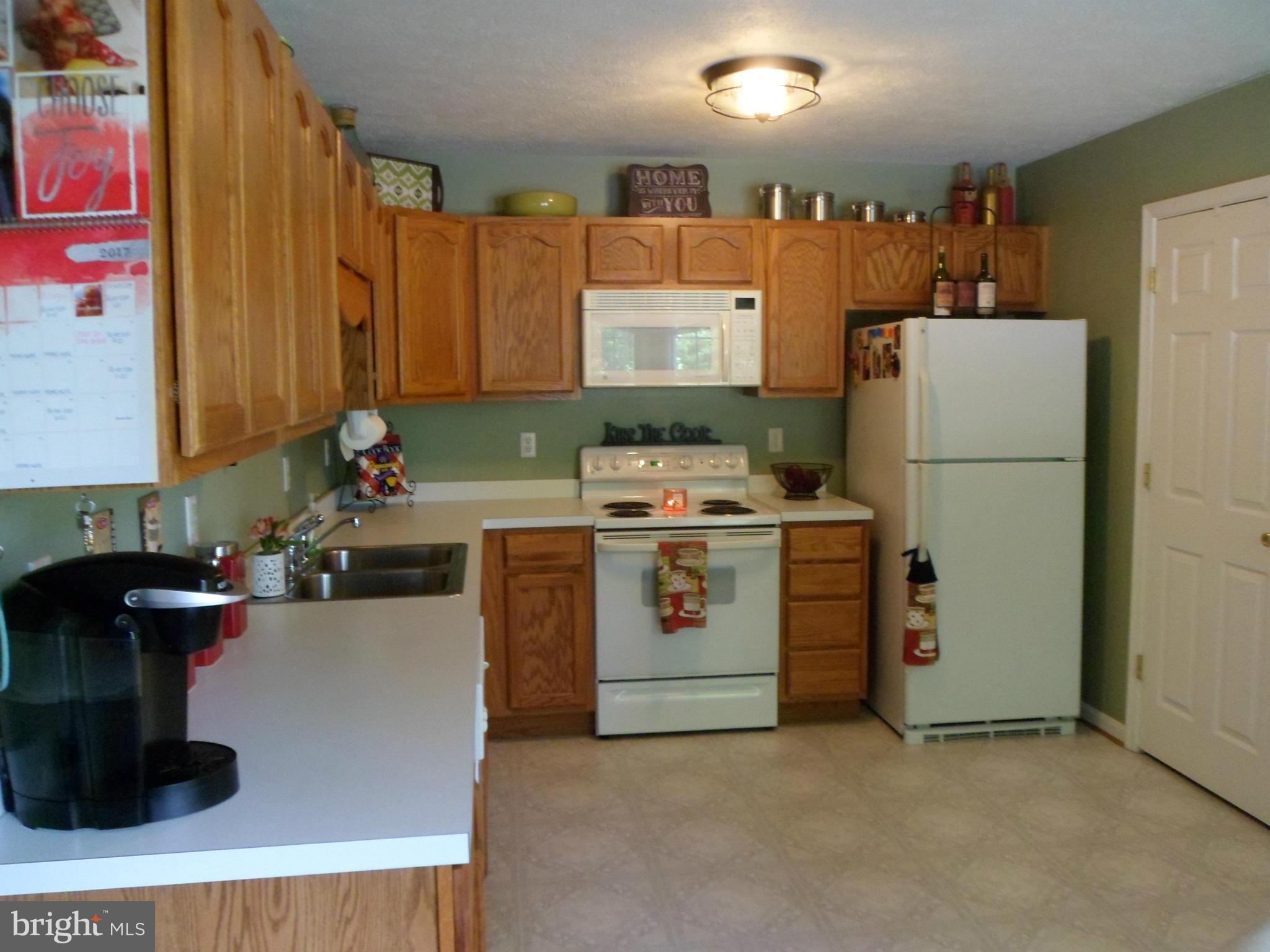 LOCKES CREEK ESTATES - Residential