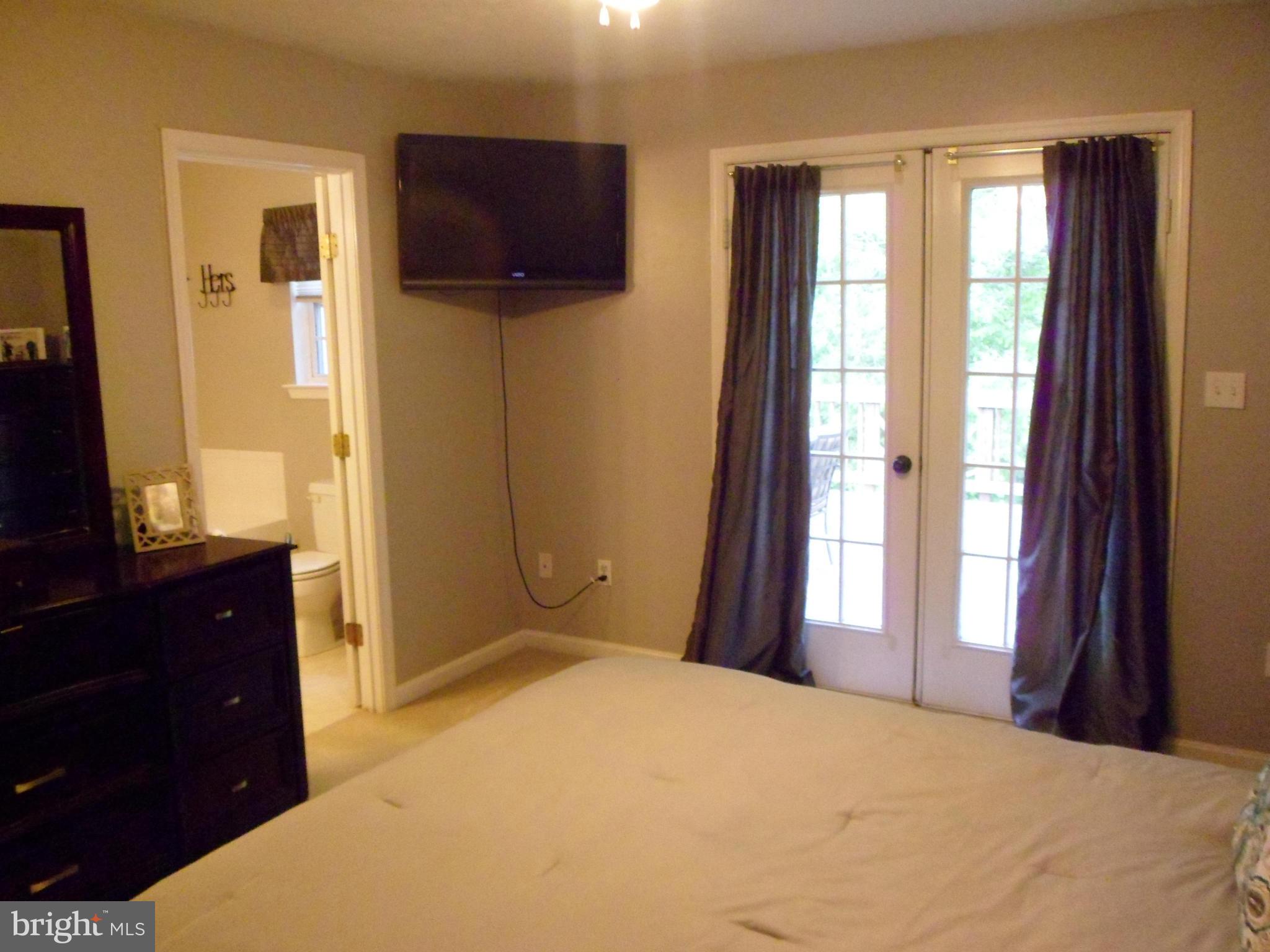 LOCKES CREEK ESTATES - Residential