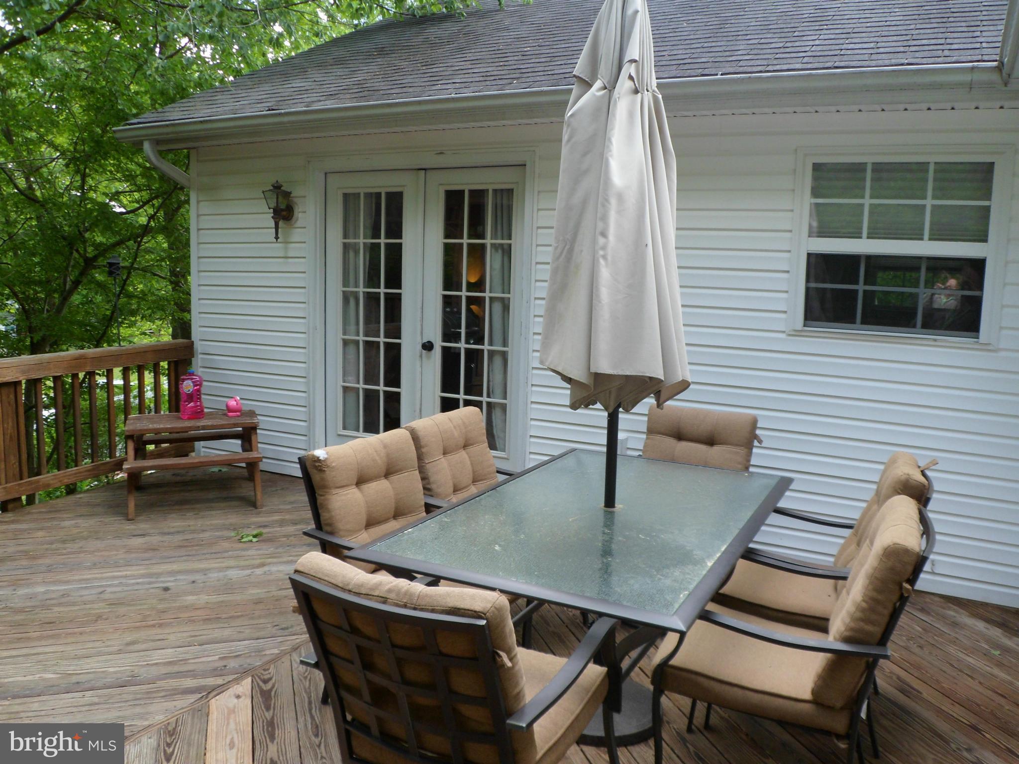 LOCKES CREEK ESTATES - Residential