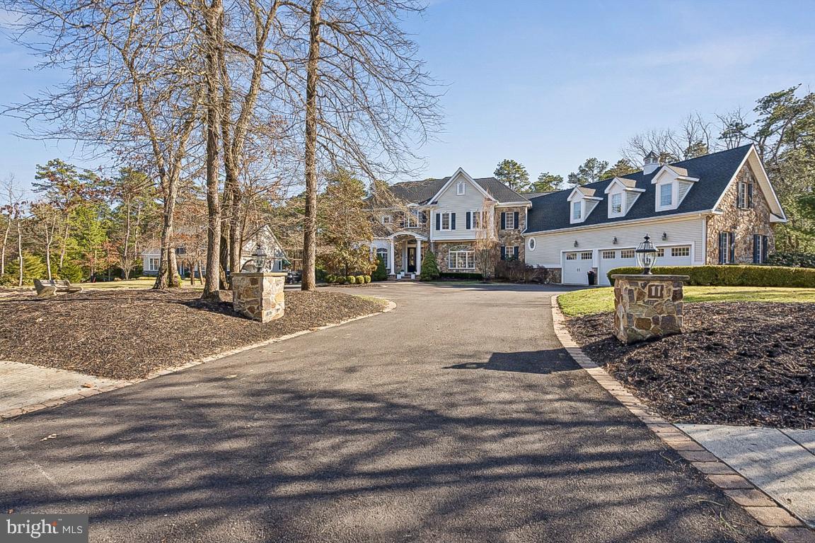 11 CLIFF SWALLOW DRIVE