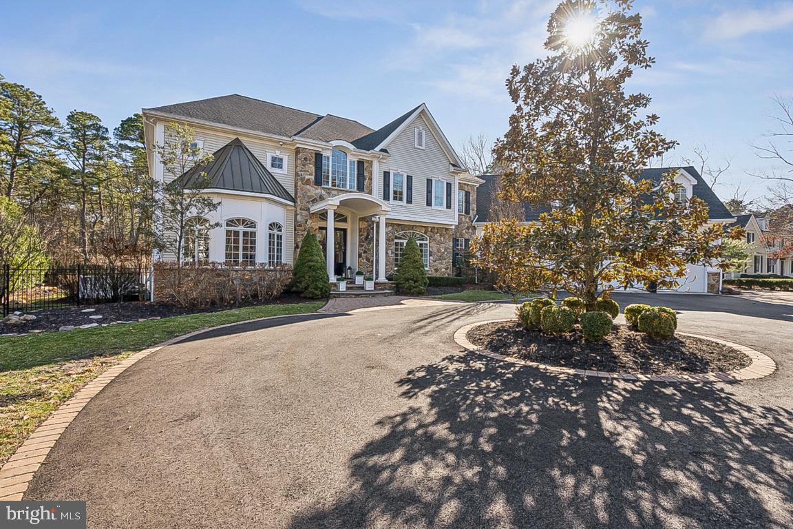 11 CLIFF SWALLOW DRIVE