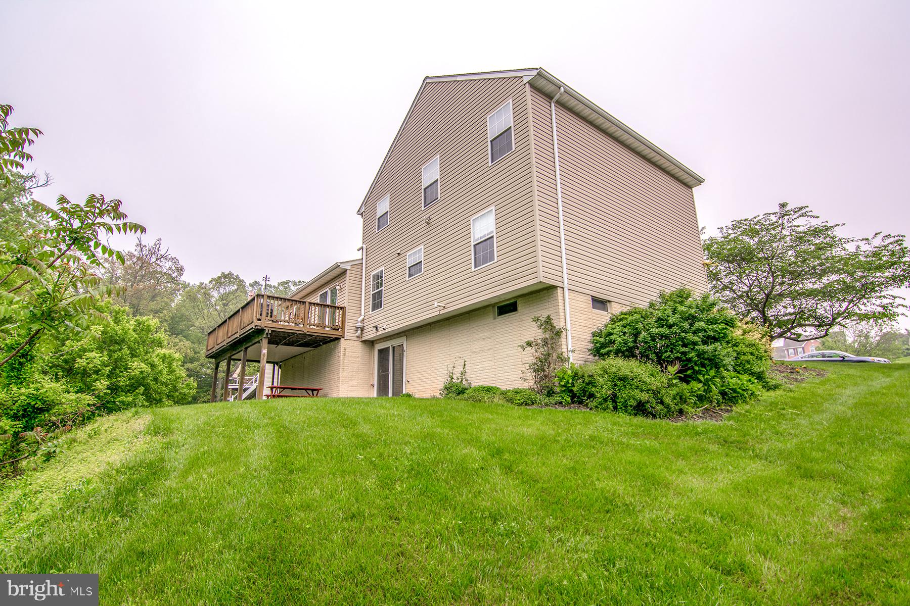 POOLE MEADOWS - Residential