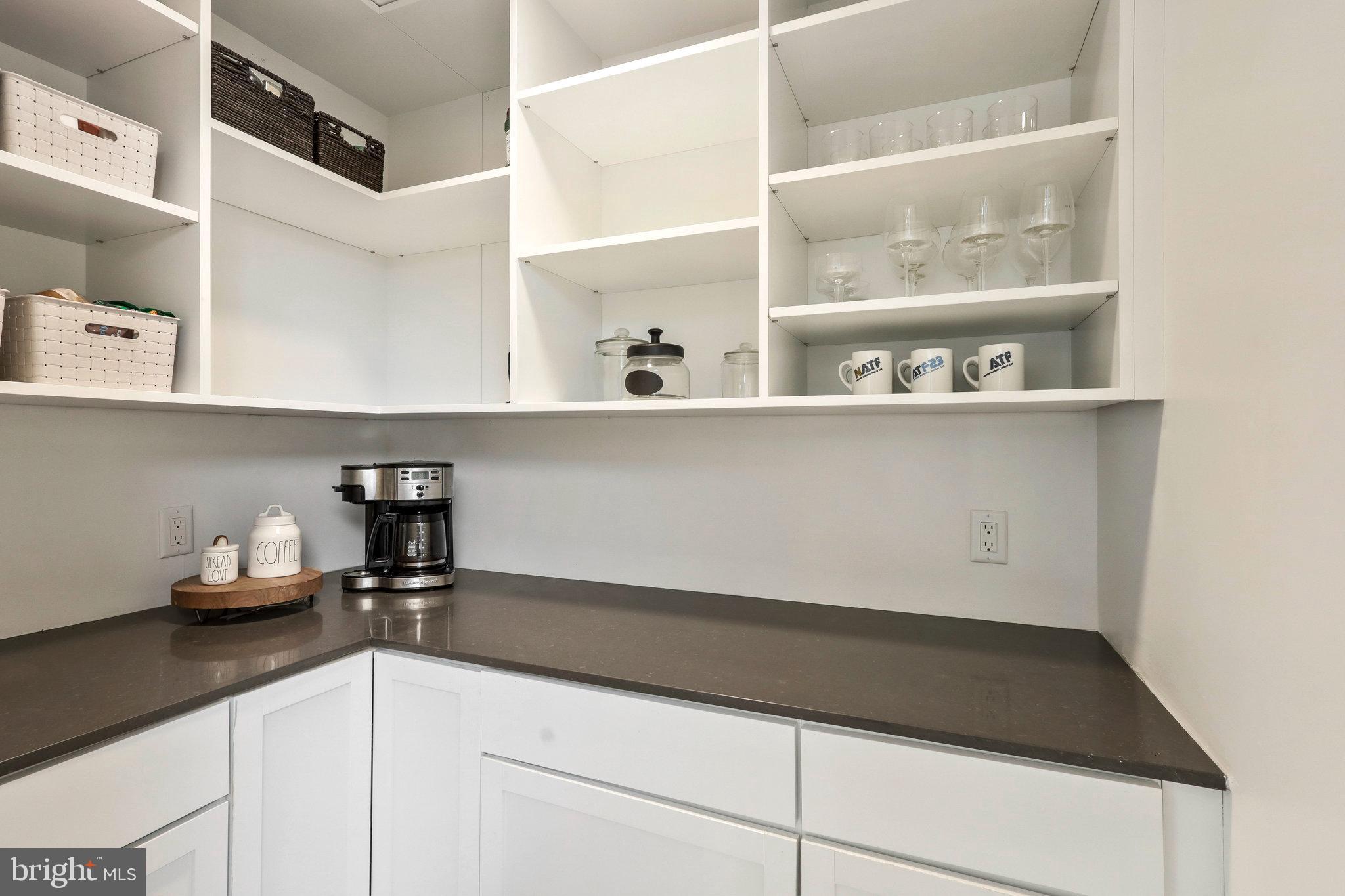 HOLLIN HILLS - Residential