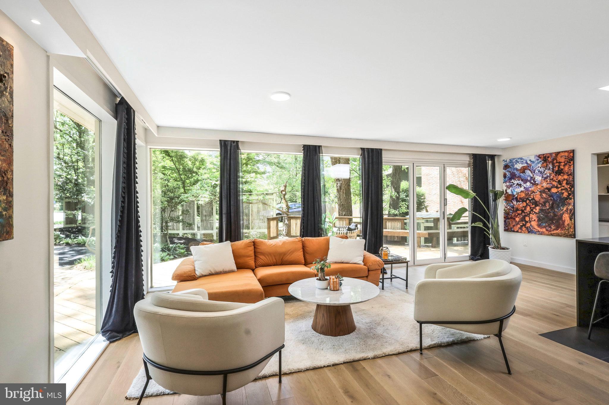 HOLLIN HILLS - Residential