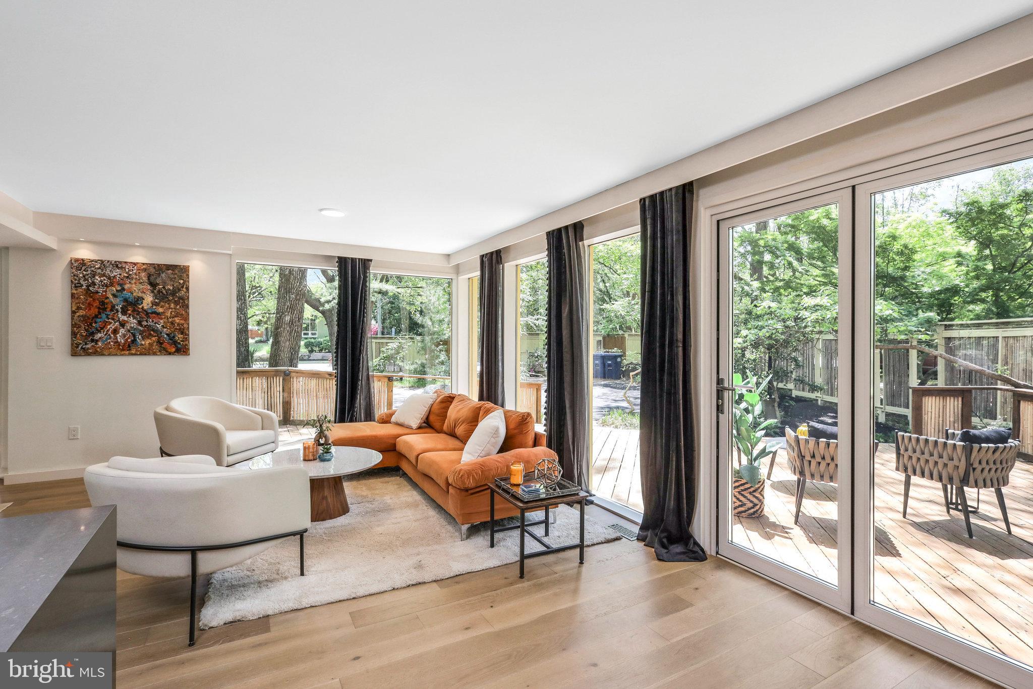 HOLLIN HILLS - Residential