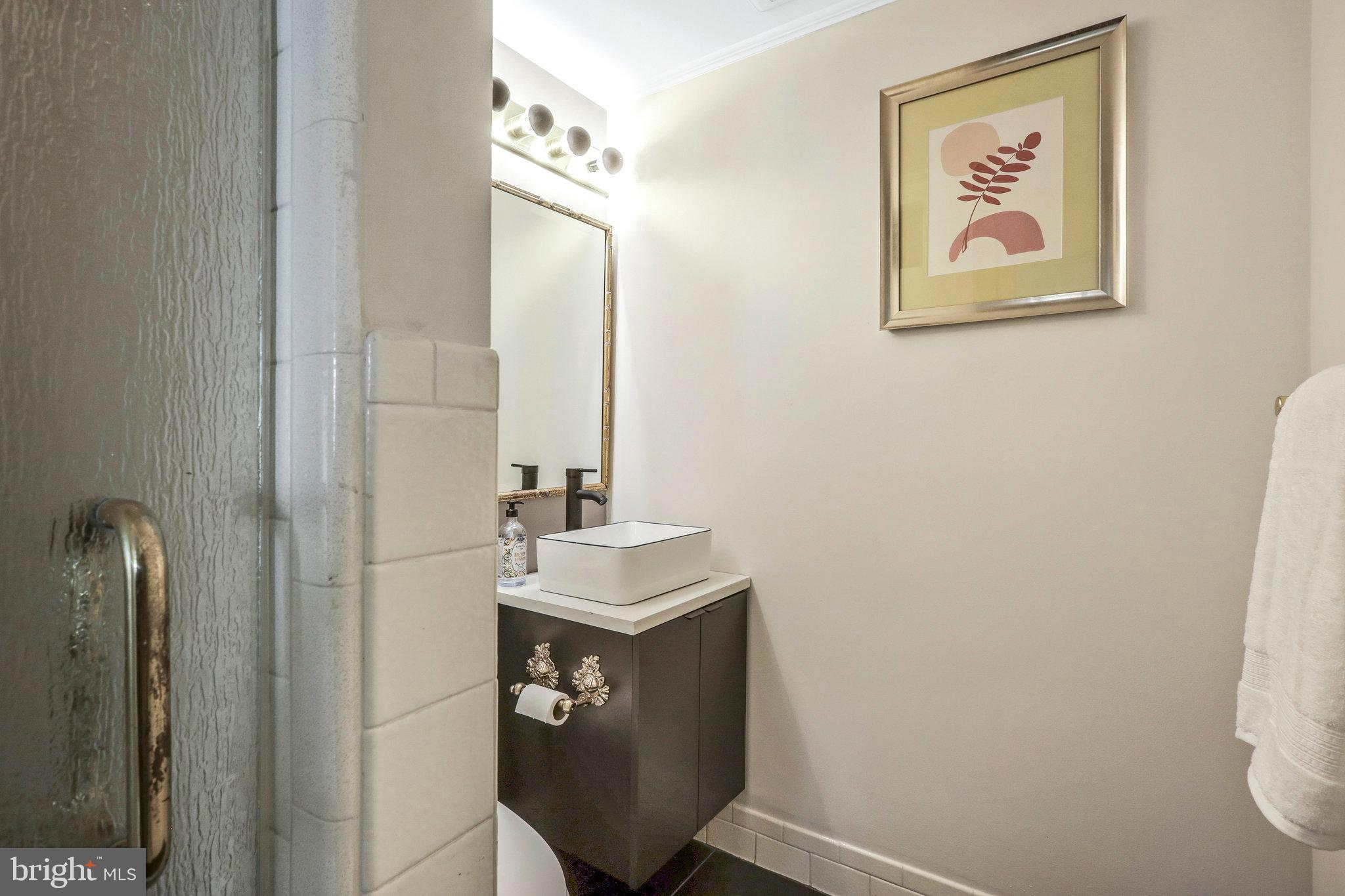 HOLLIN HILLS - Residential