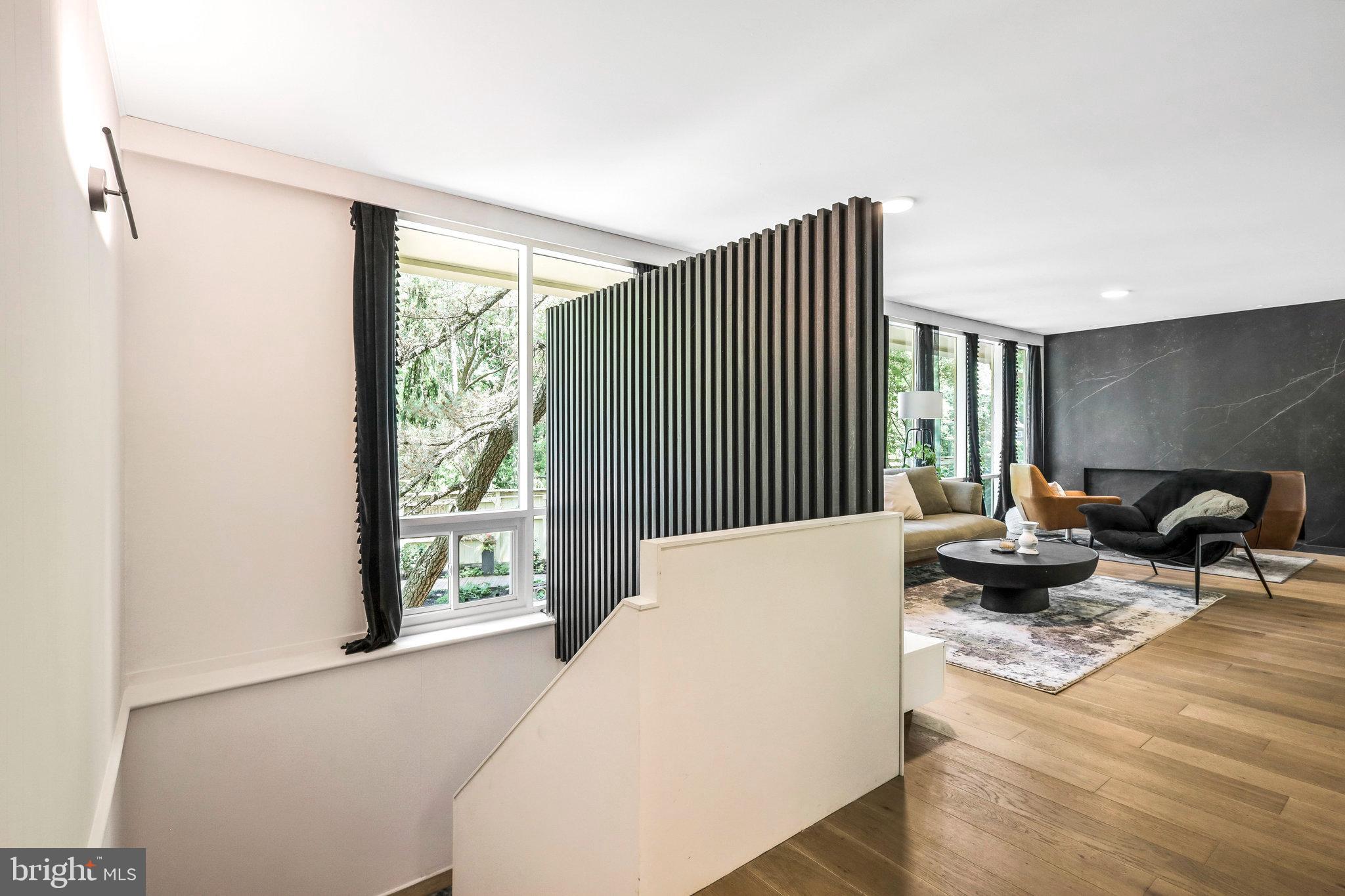 HOLLIN HILLS - Residential