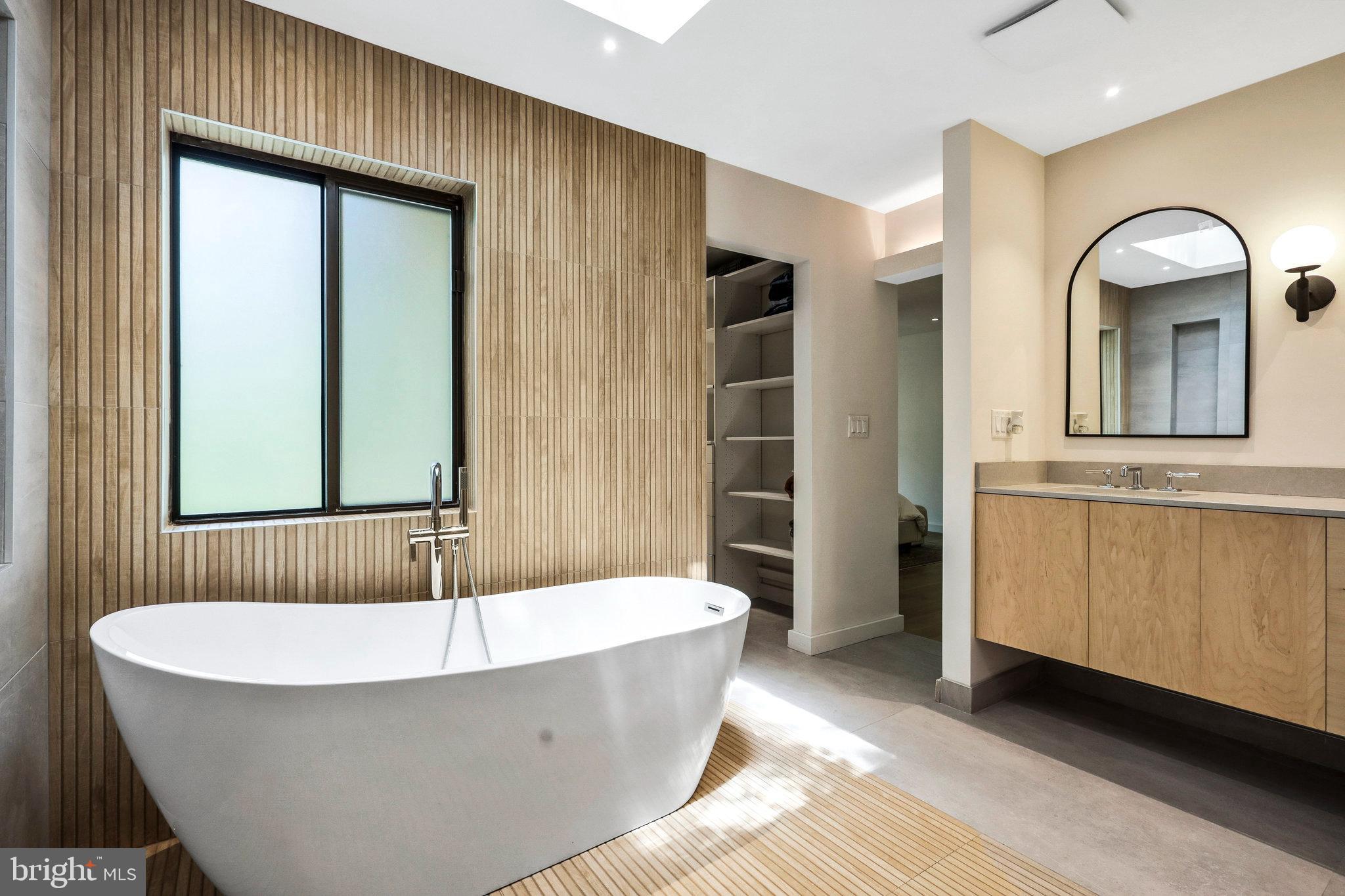 HOLLIN HILLS - Residential