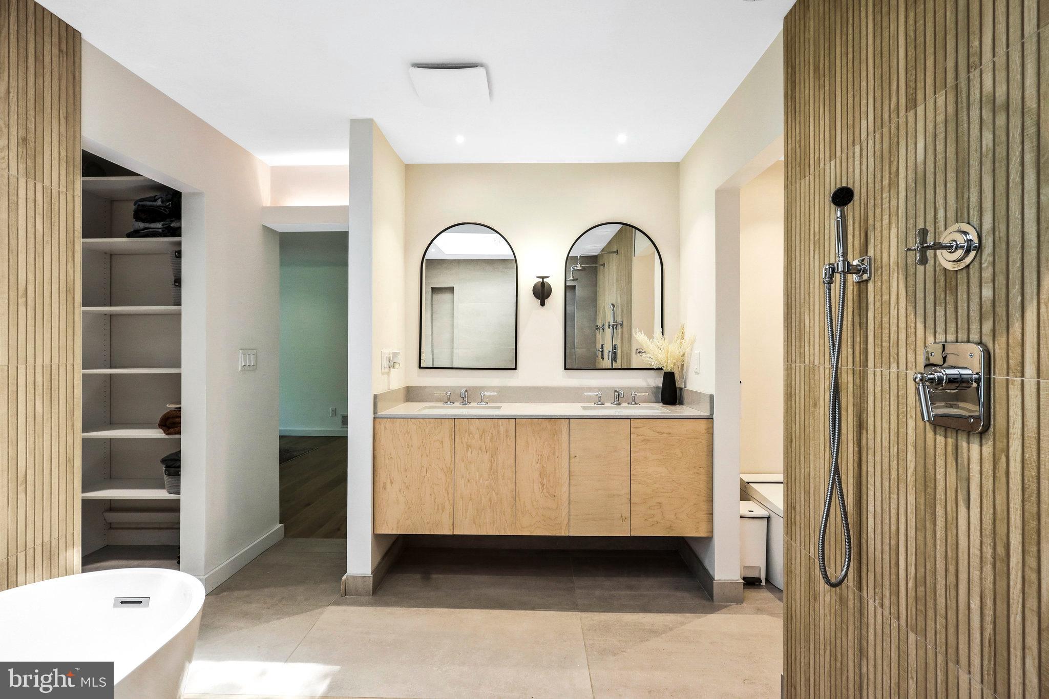 HOLLIN HILLS - Residential