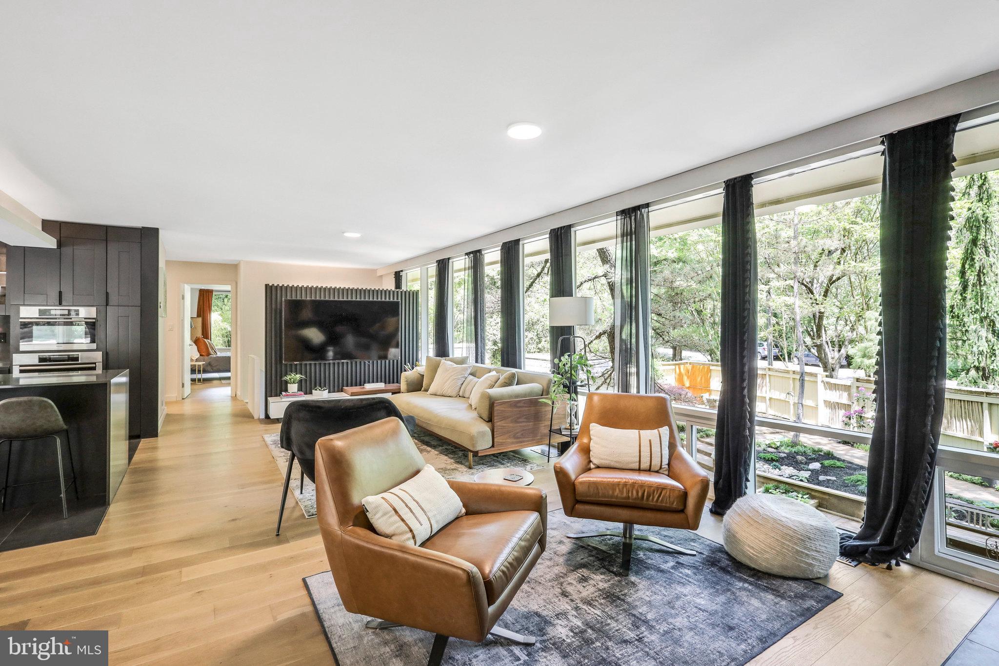 HOLLIN HILLS - Residential