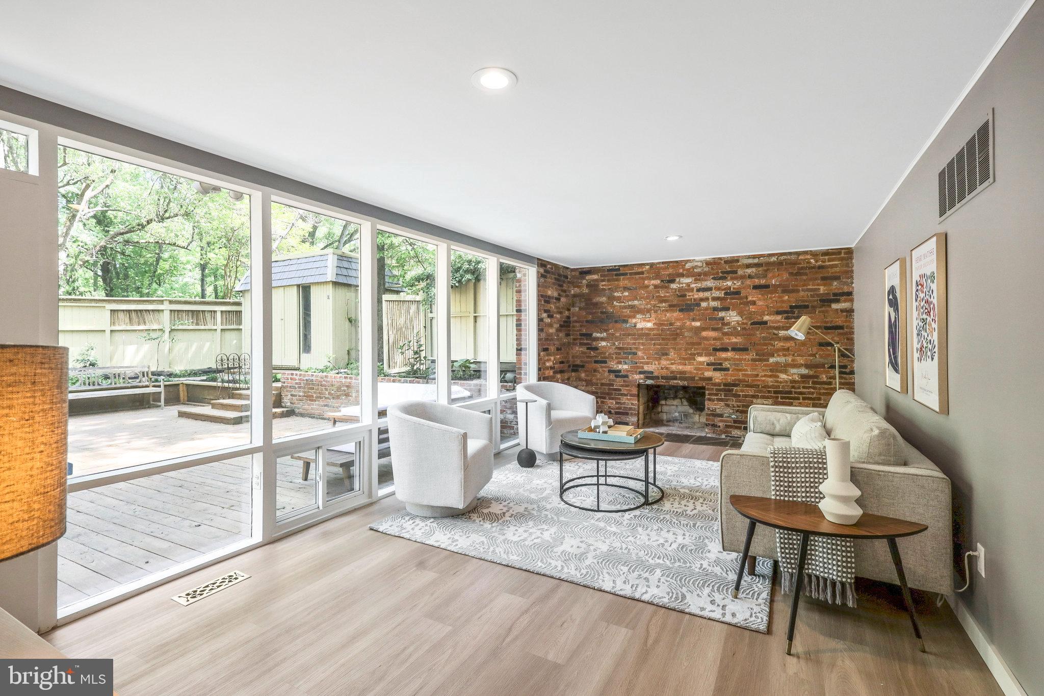 HOLLIN HILLS - Residential