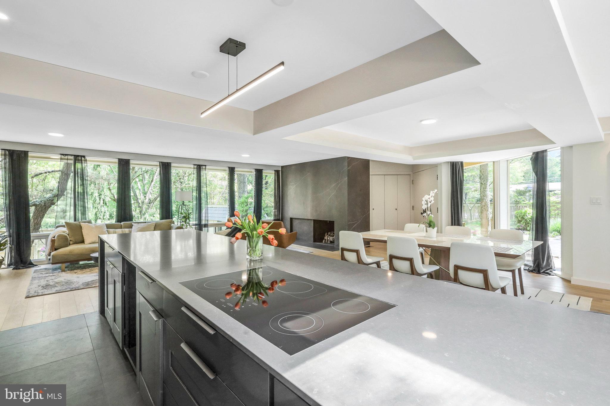 HOLLIN HILLS - Residential