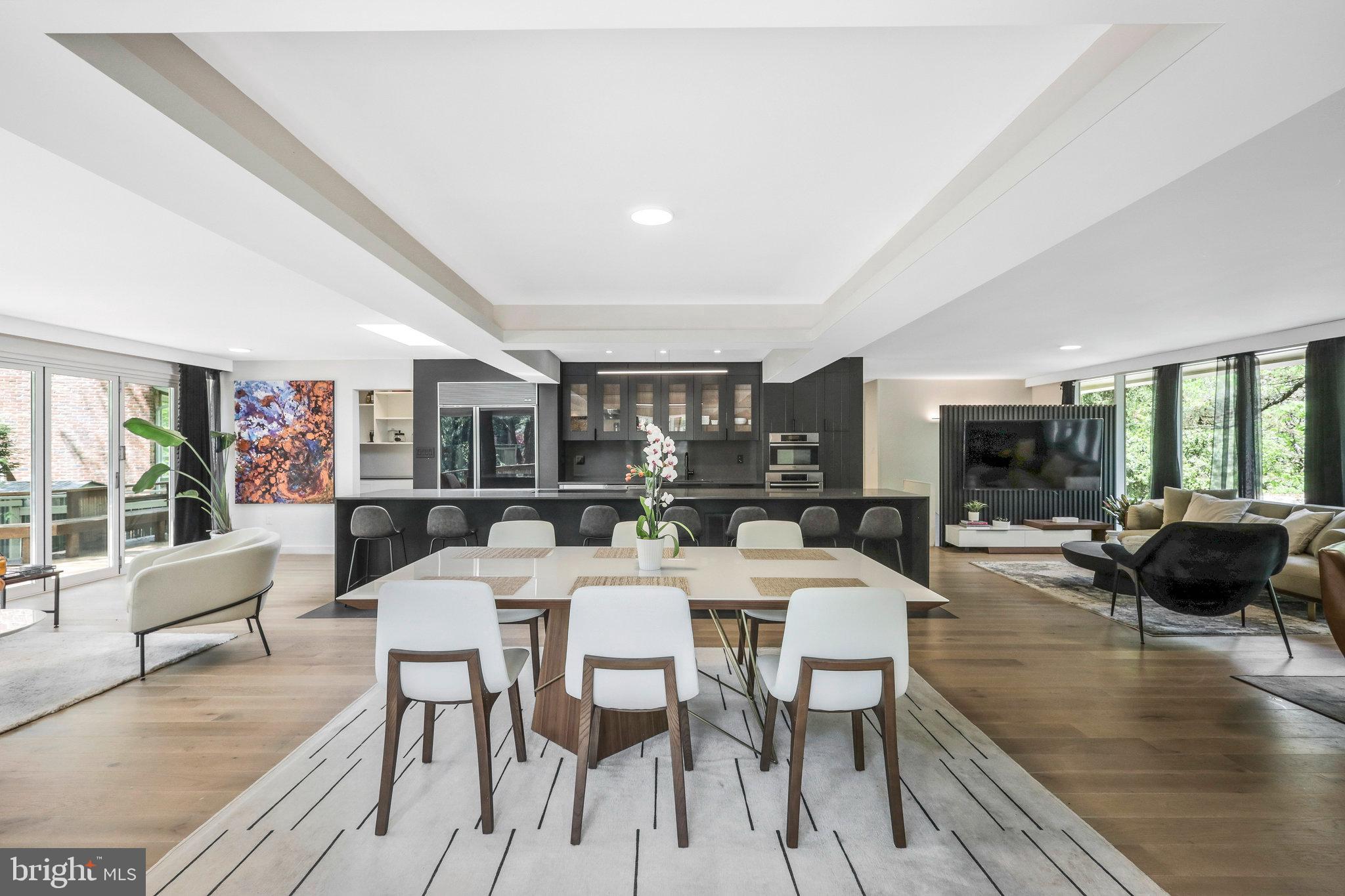 HOLLIN HILLS - Residential