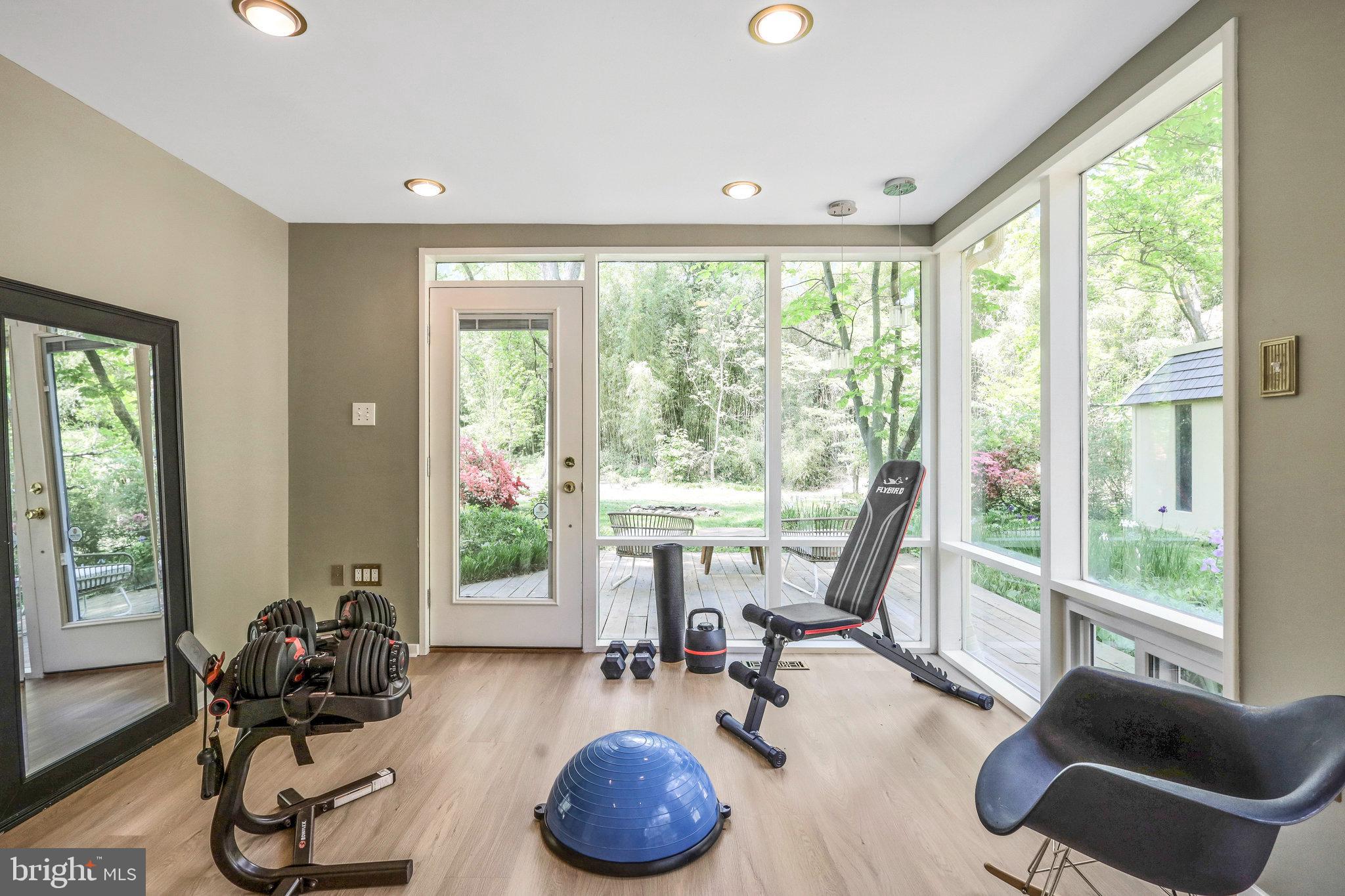 HOLLIN HILLS - Residential