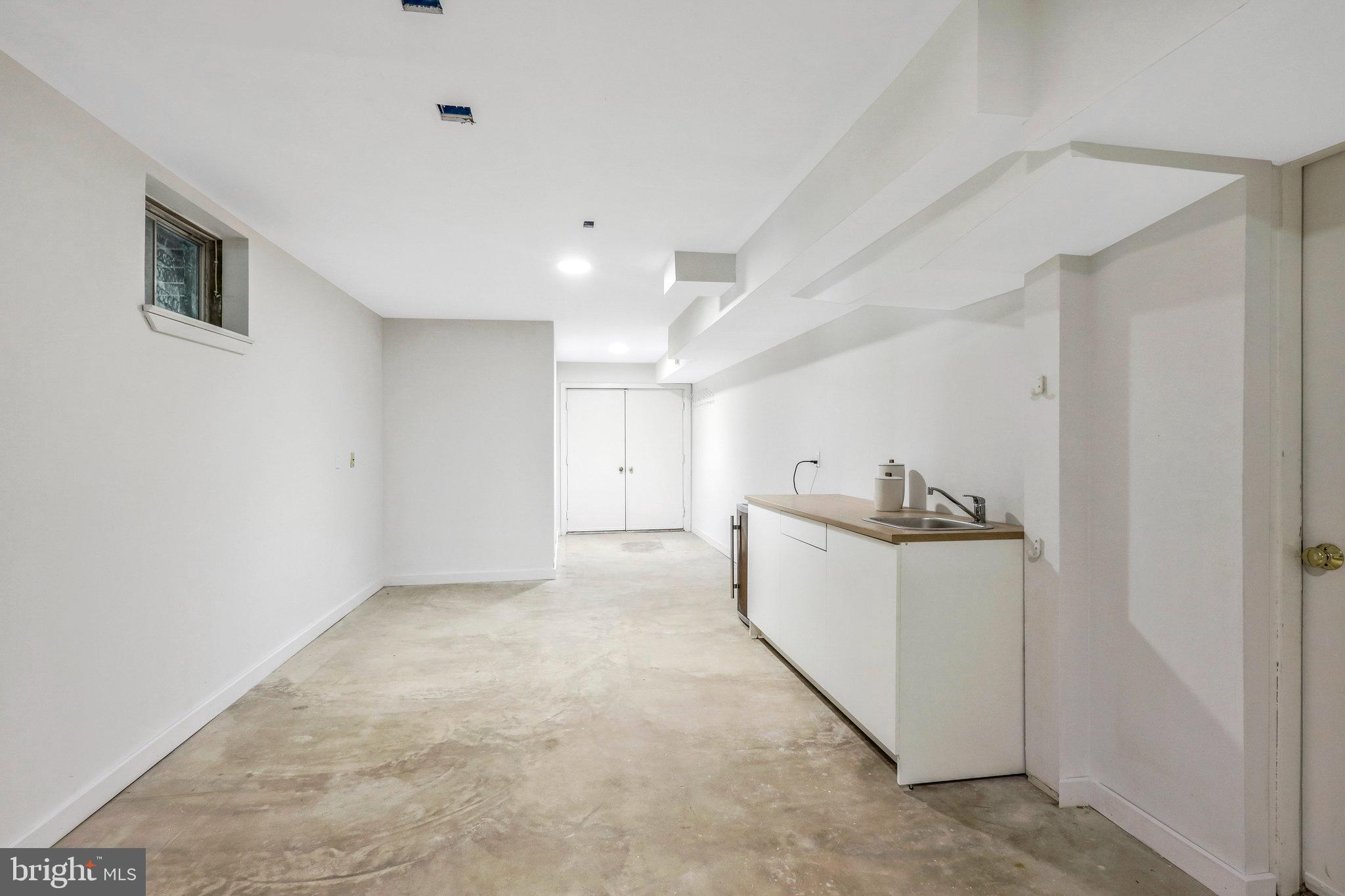 HOLLIN HILLS - Residential