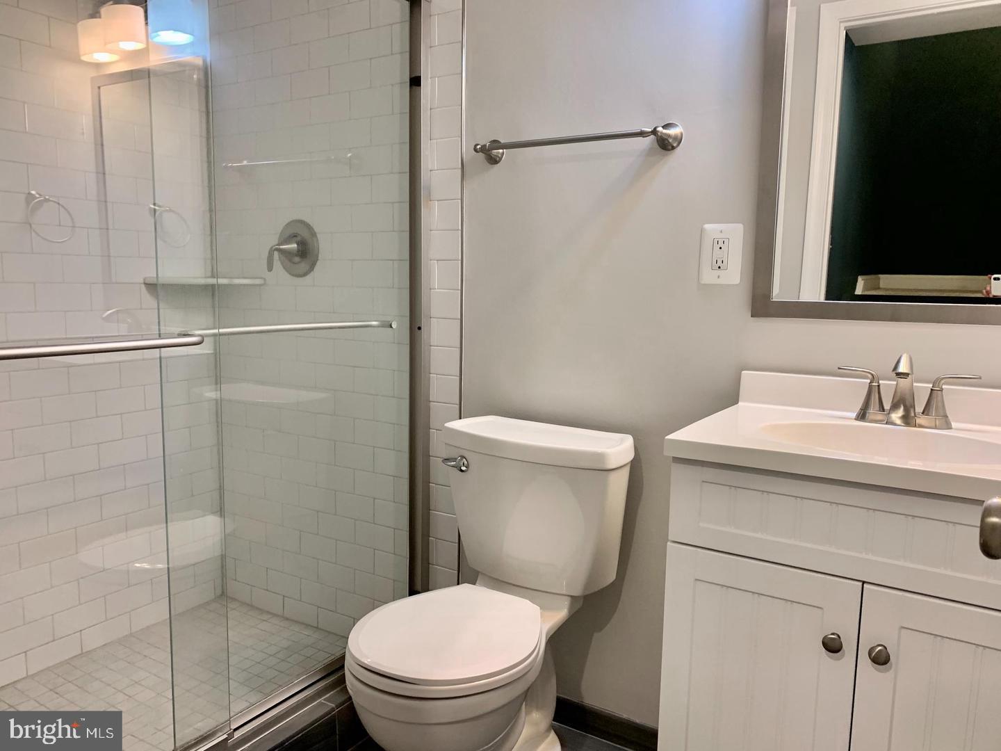 JEFFERSON PARK TOWNHOUSE - Residential Lease