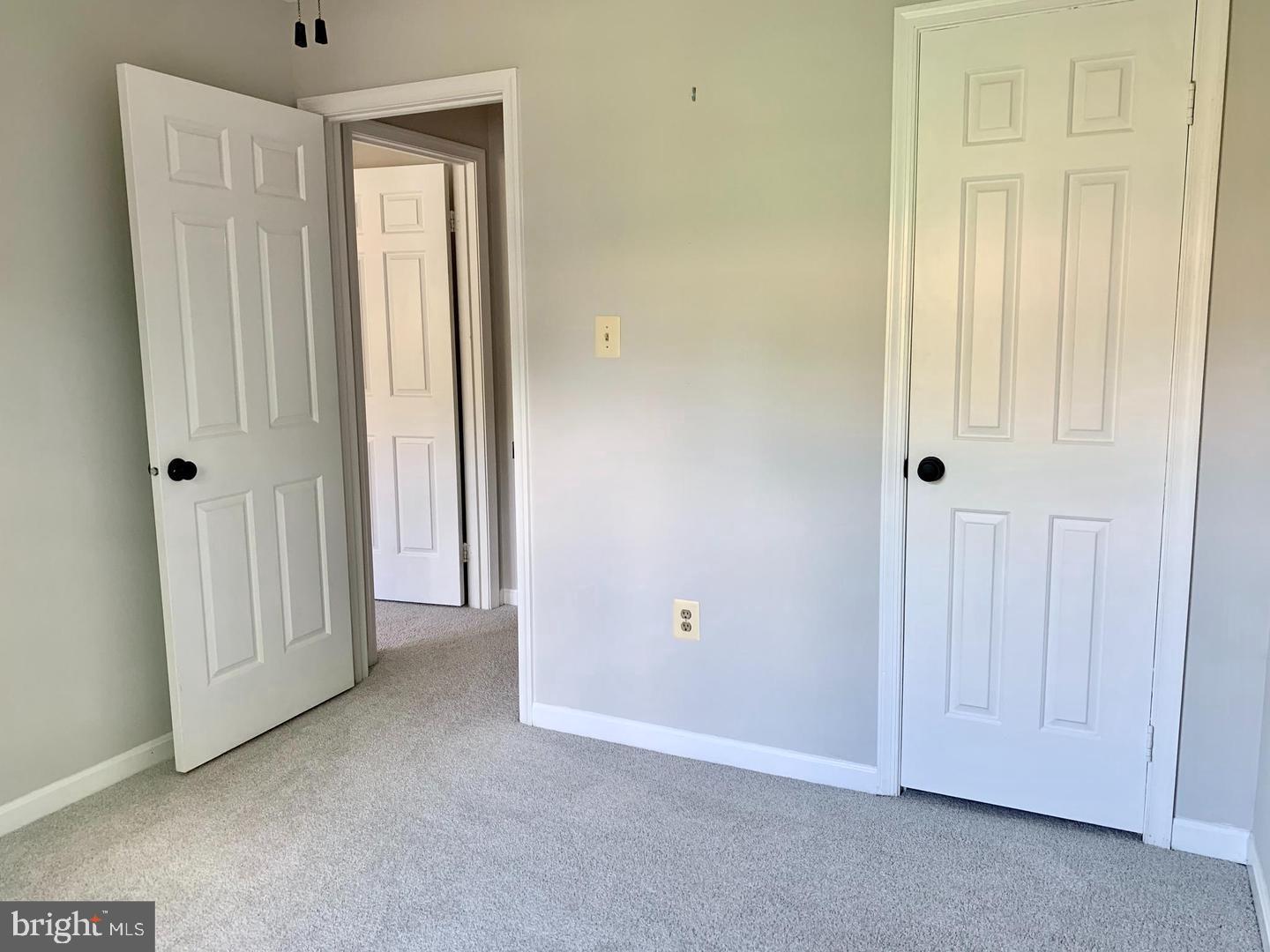 JEFFERSON PARK TOWNHOUSE - Residential Lease