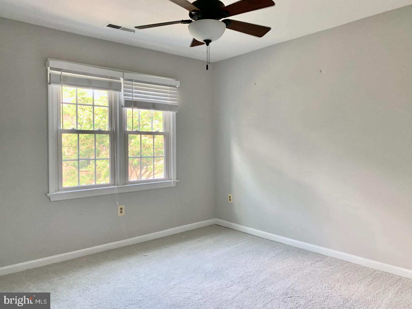 JEFFERSON PARK TOWNHOUSE - Residential Lease