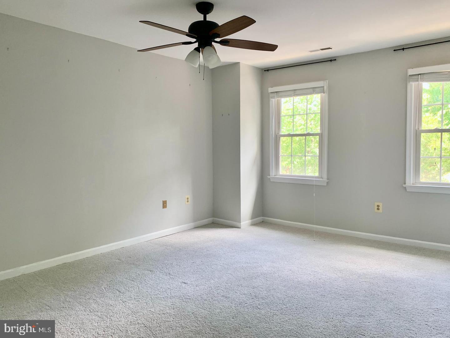 JEFFERSON PARK TOWNHOUSE - Residential Lease