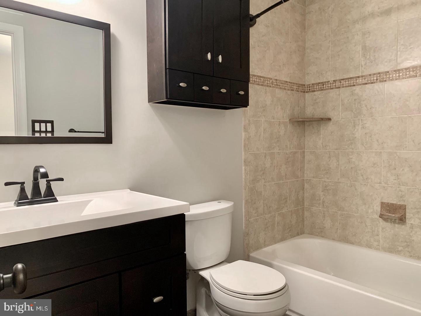 JEFFERSON PARK TOWNHOUSE - Residential Lease