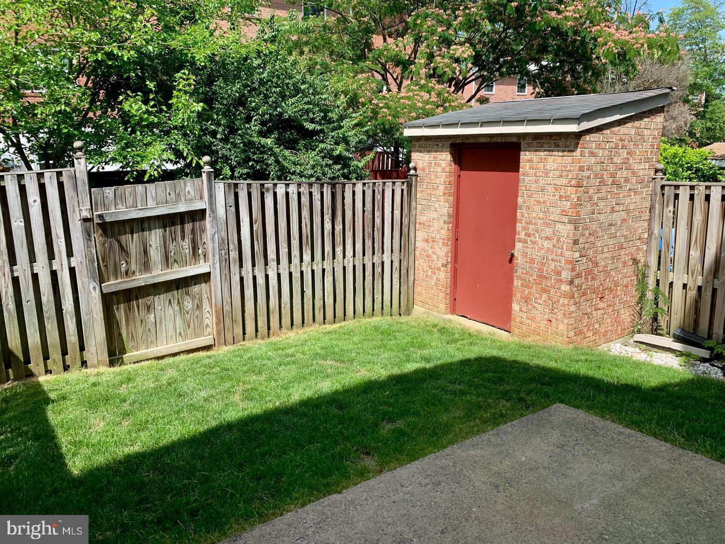 JEFFERSON PARK TOWNHOUSE - Residential Lease