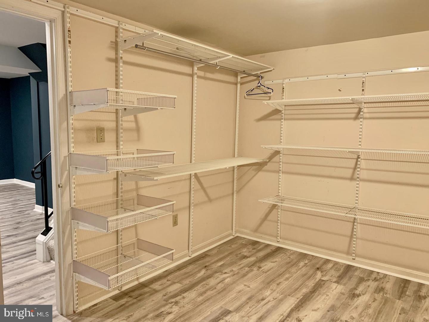 JEFFERSON PARK TOWNHOUSE - Residential Lease