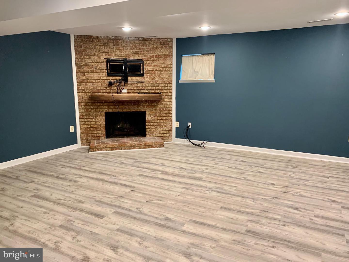 JEFFERSON PARK TOWNHOUSE - Residential Lease