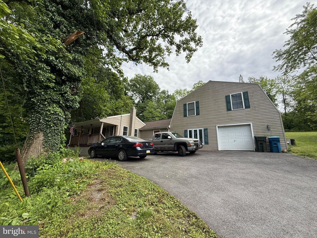 Photo of 4810 Fake Road, YORK, PA 17406 (MLS # PAYK2081894)