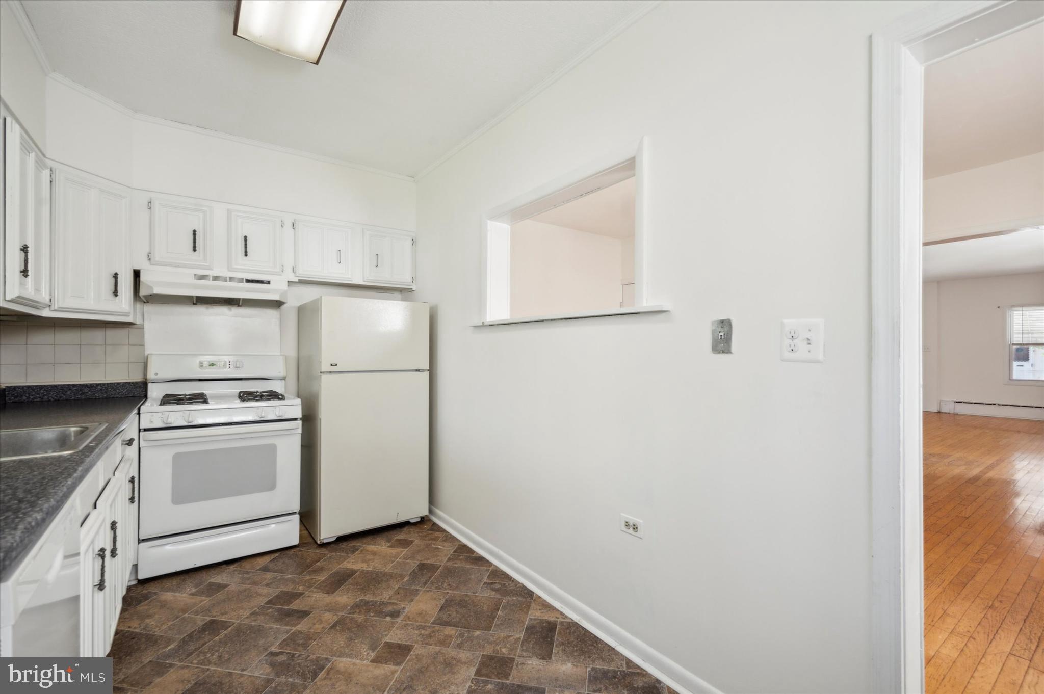 ROXBOROUGH - Residential Lease