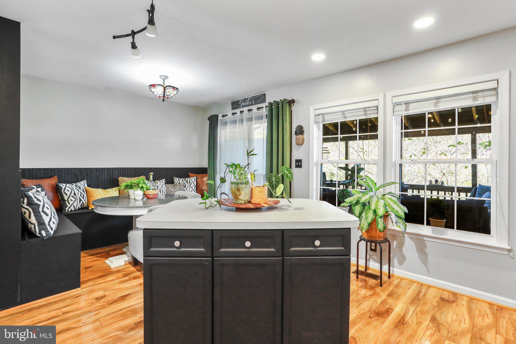 STONEBROOK VILLAGE - Residential