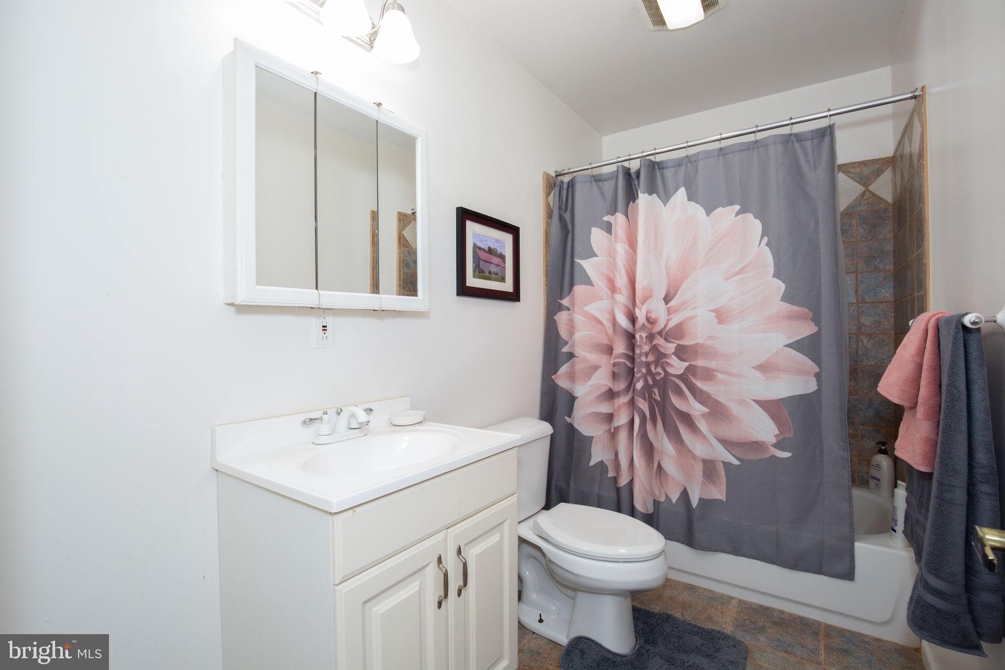 TWIN HARBORS - Residential