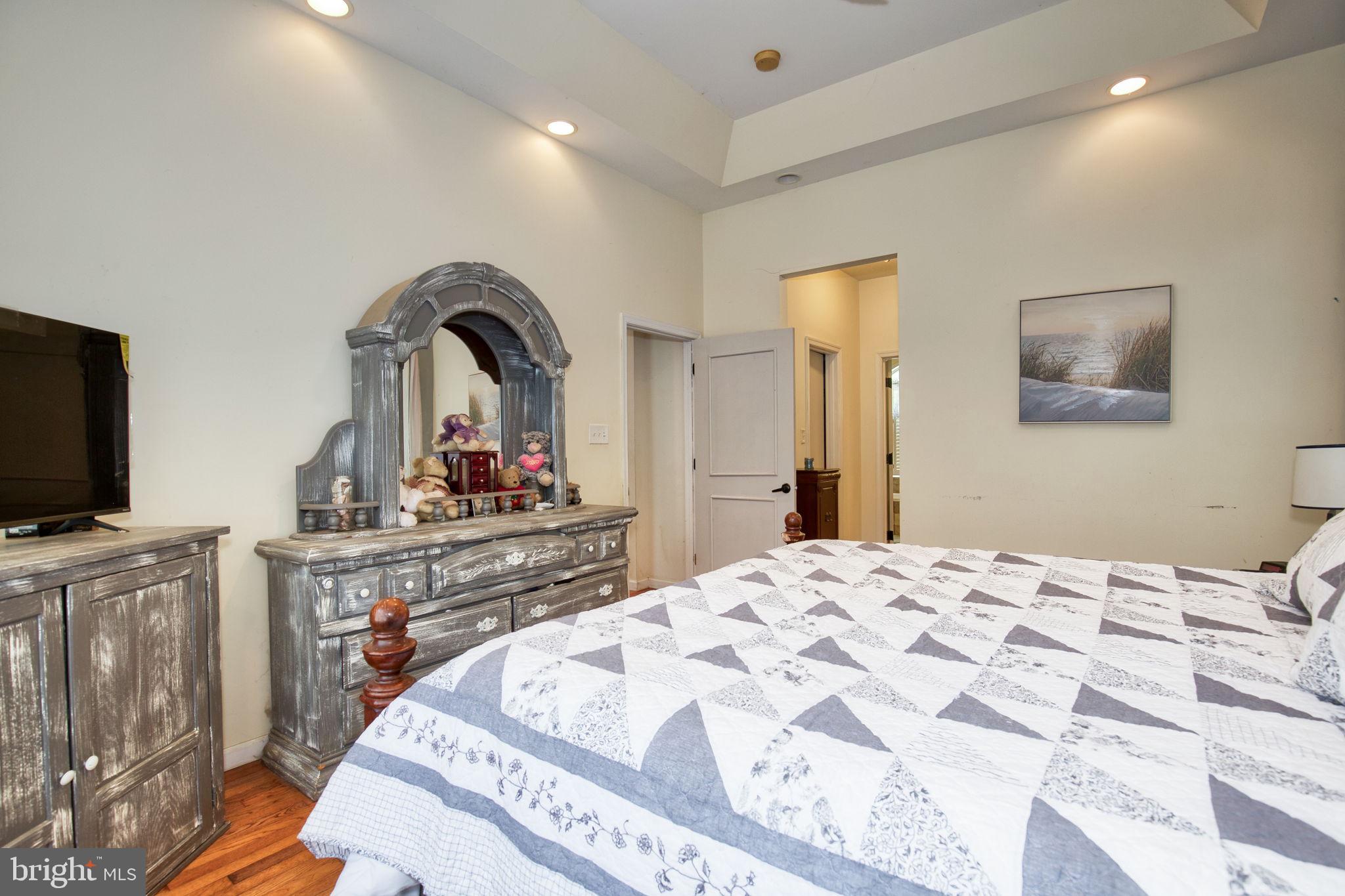 TWIN HARBORS - Residential