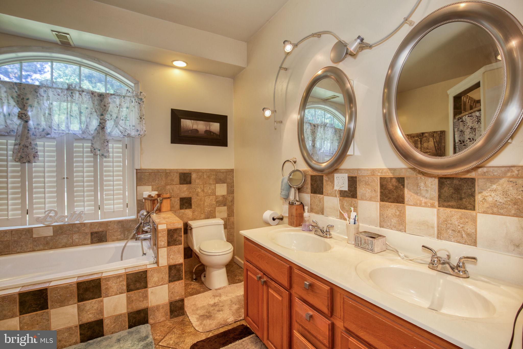 TWIN HARBORS - Residential