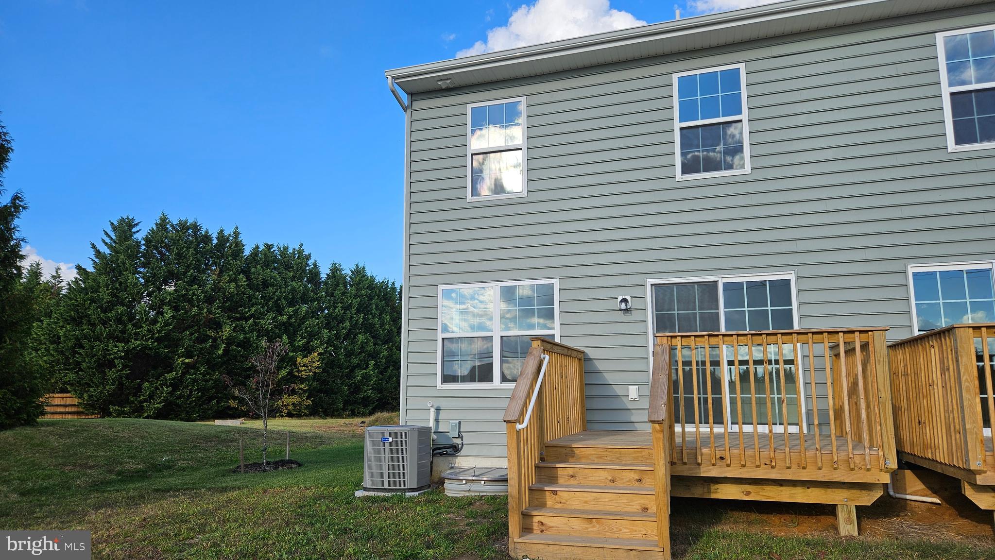 CAMBRIA VILLAGE - Residential