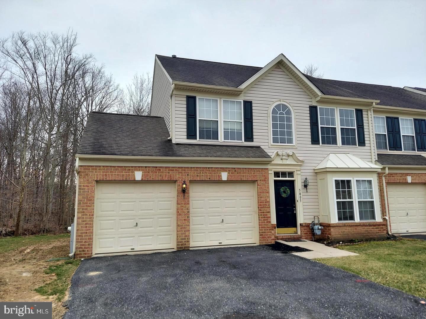 HOLLY WOODS - Residential Lease