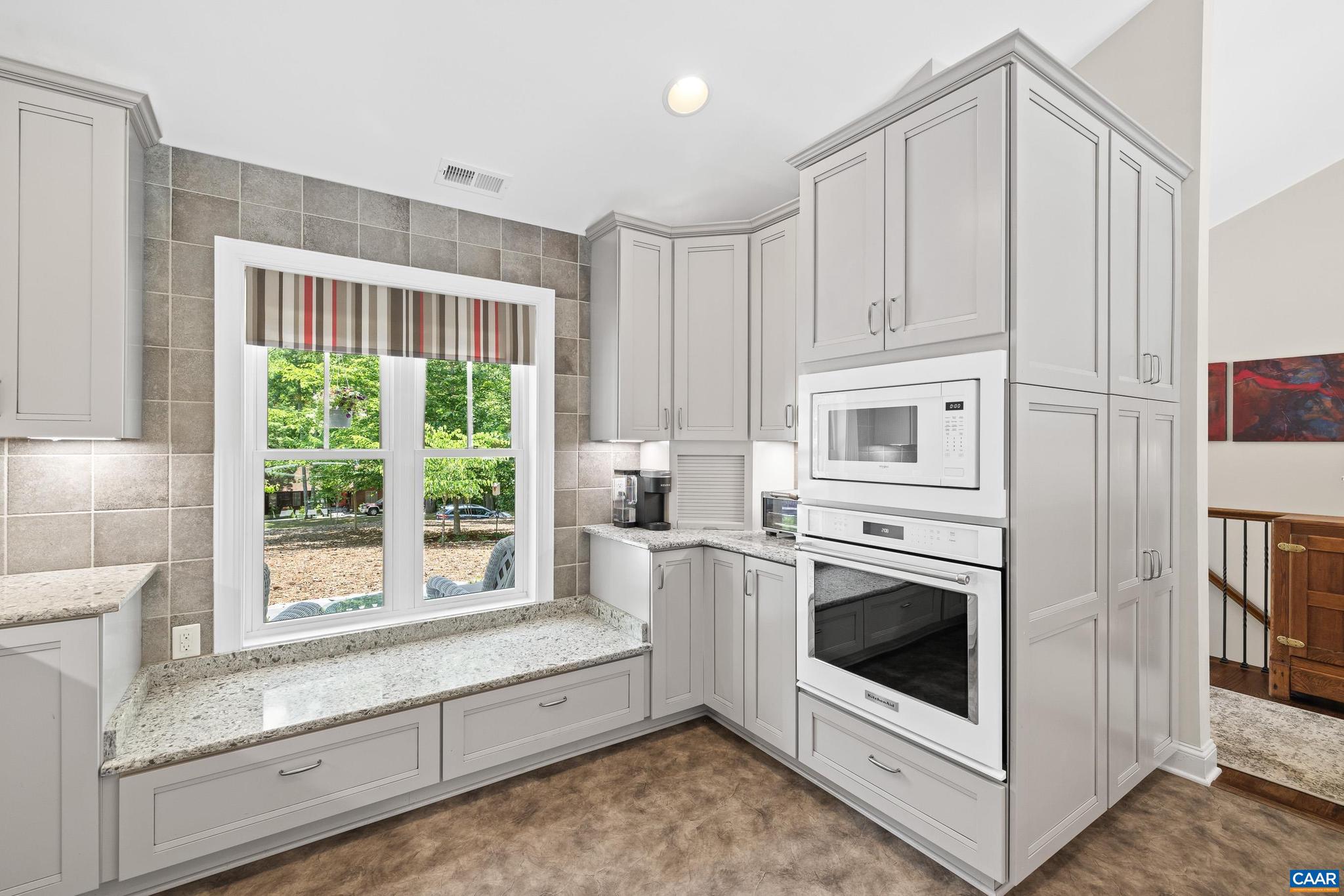 LAKE MONTICELLO - Residential