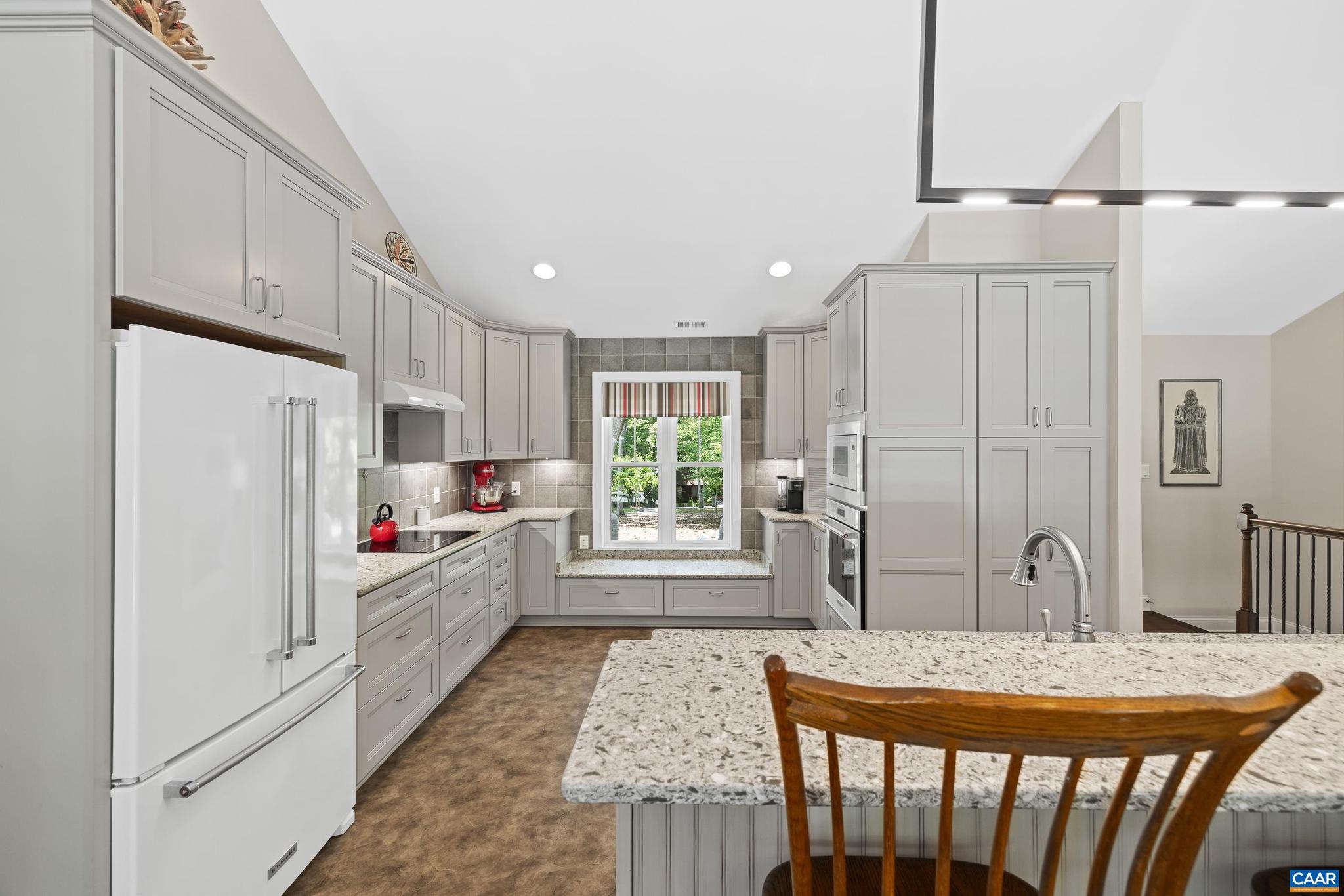 LAKE MONTICELLO - Residential