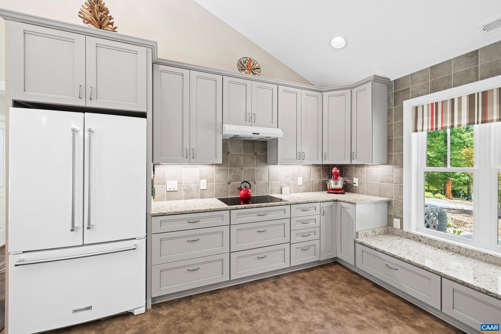 LAKE MONTICELLO - Residential