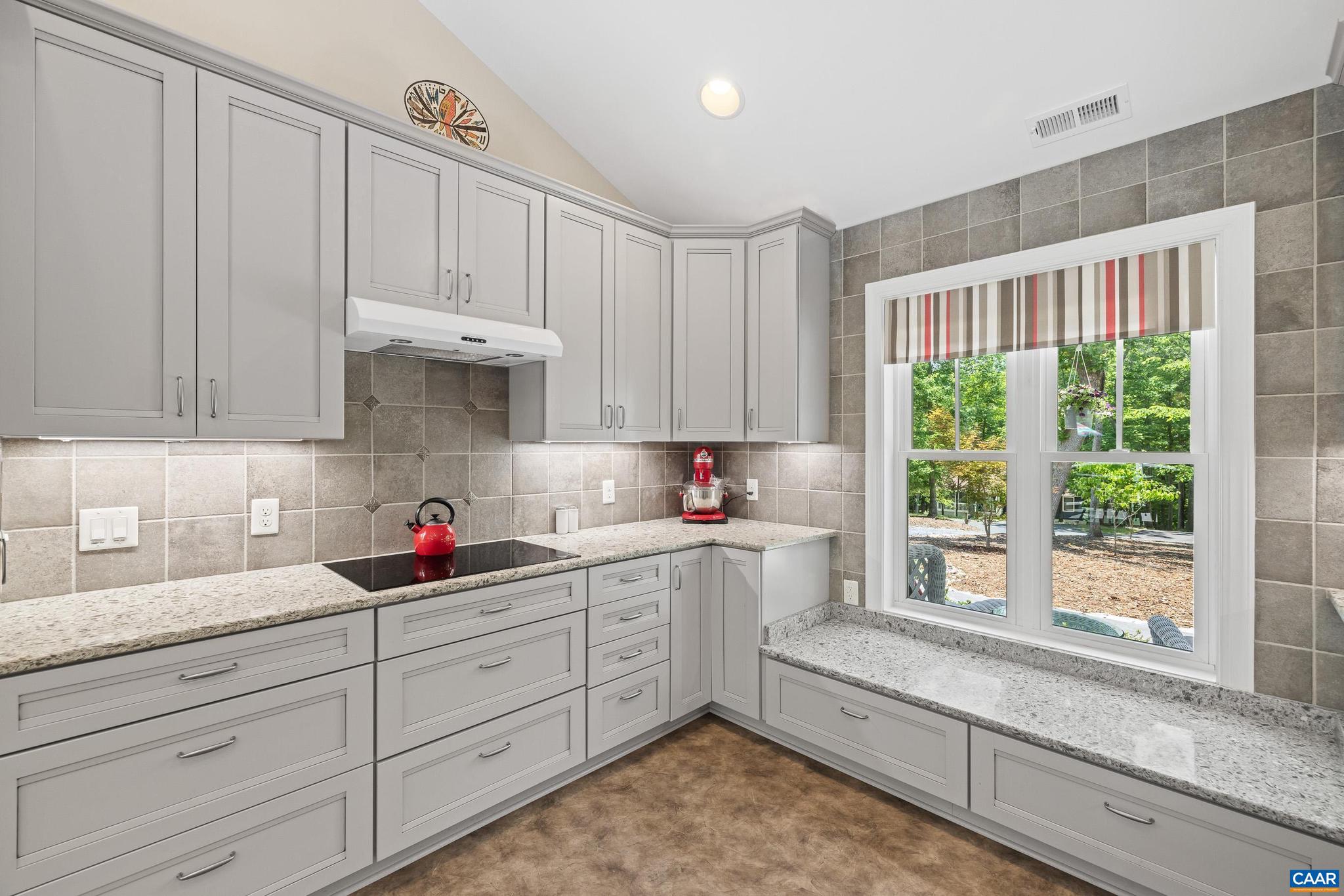 LAKE MONTICELLO - Residential