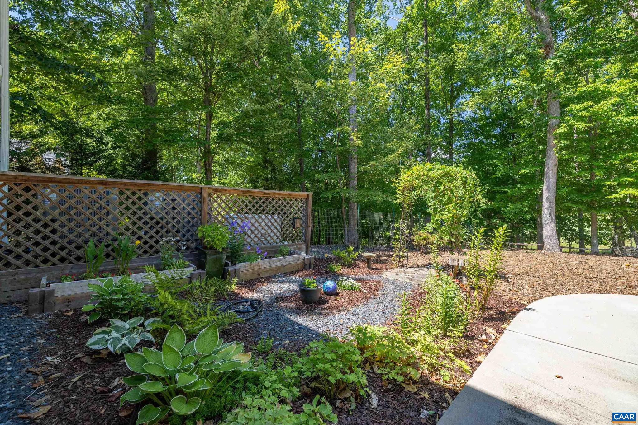 LAKE MONTICELLO - Residential