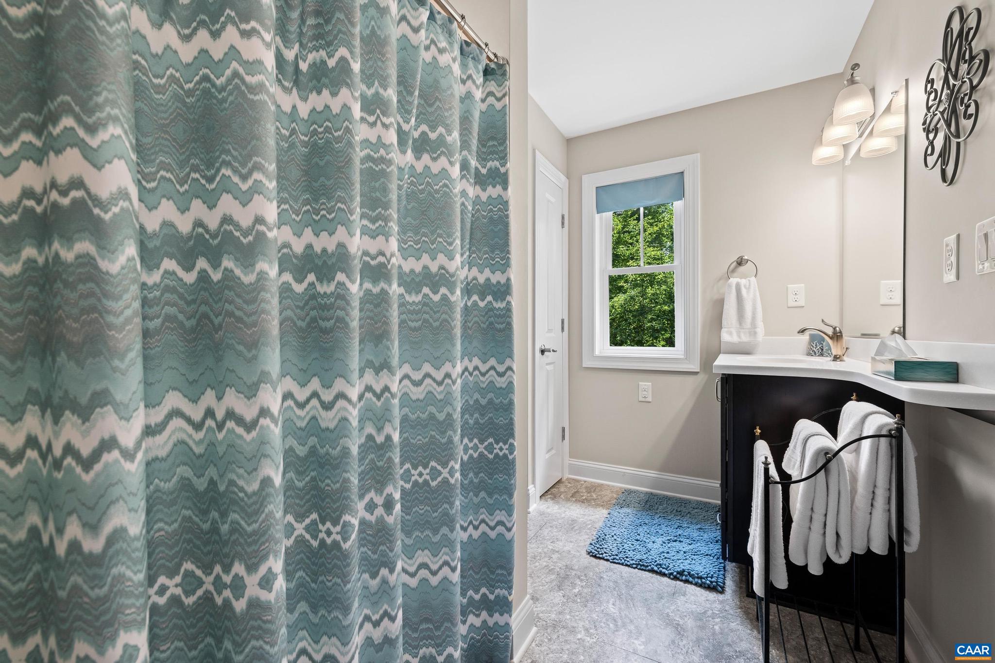 LAKE MONTICELLO - Residential