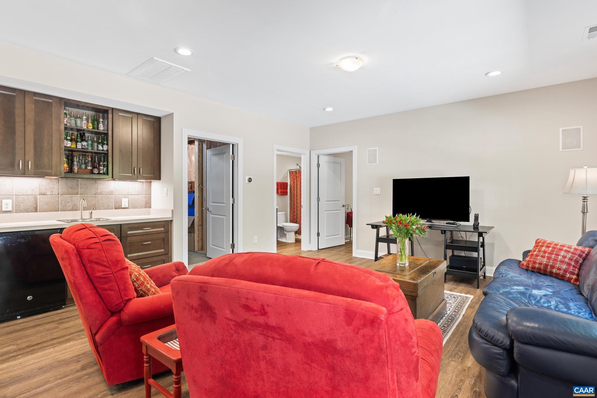 LAKE MONTICELLO - Residential