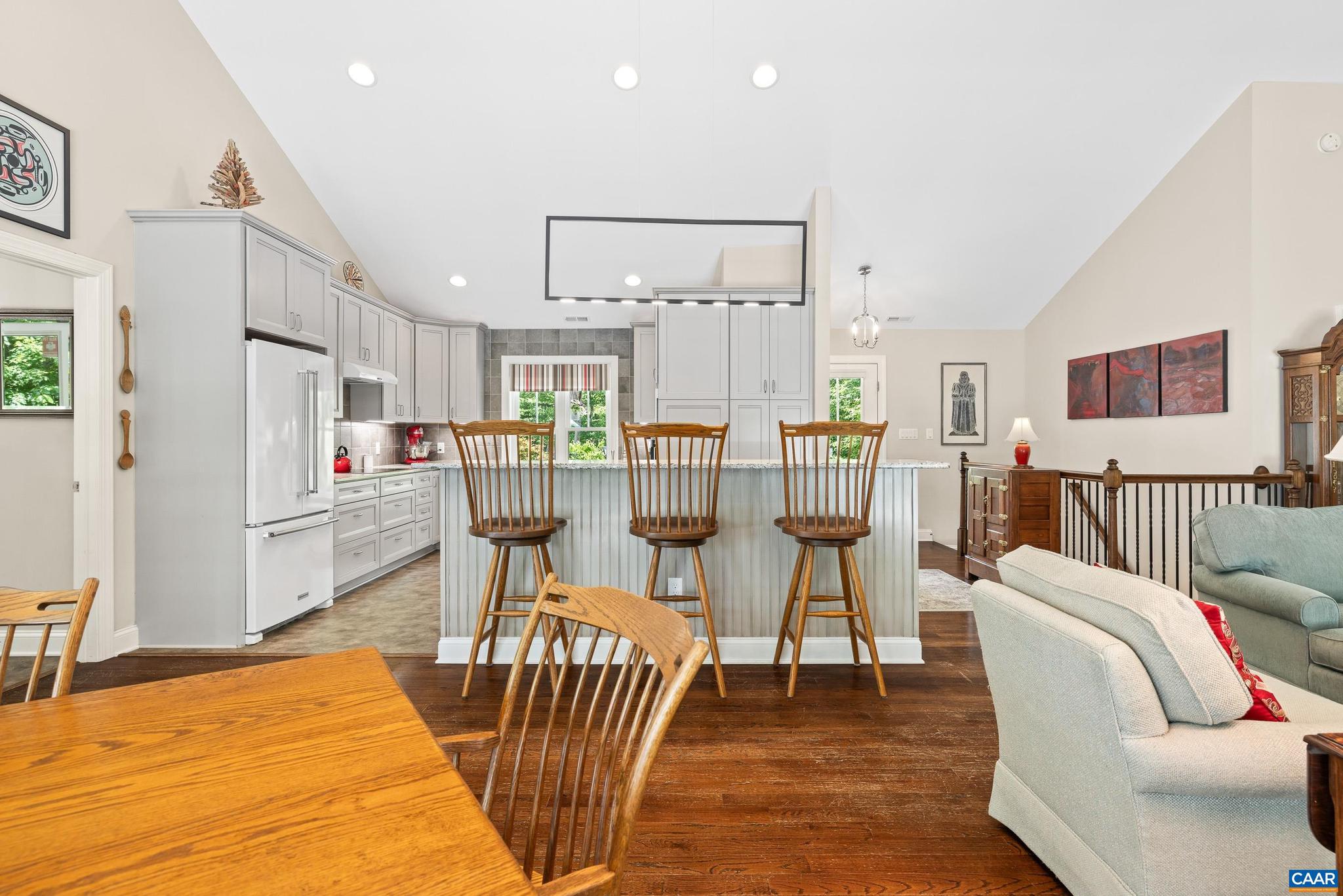 LAKE MONTICELLO - Residential