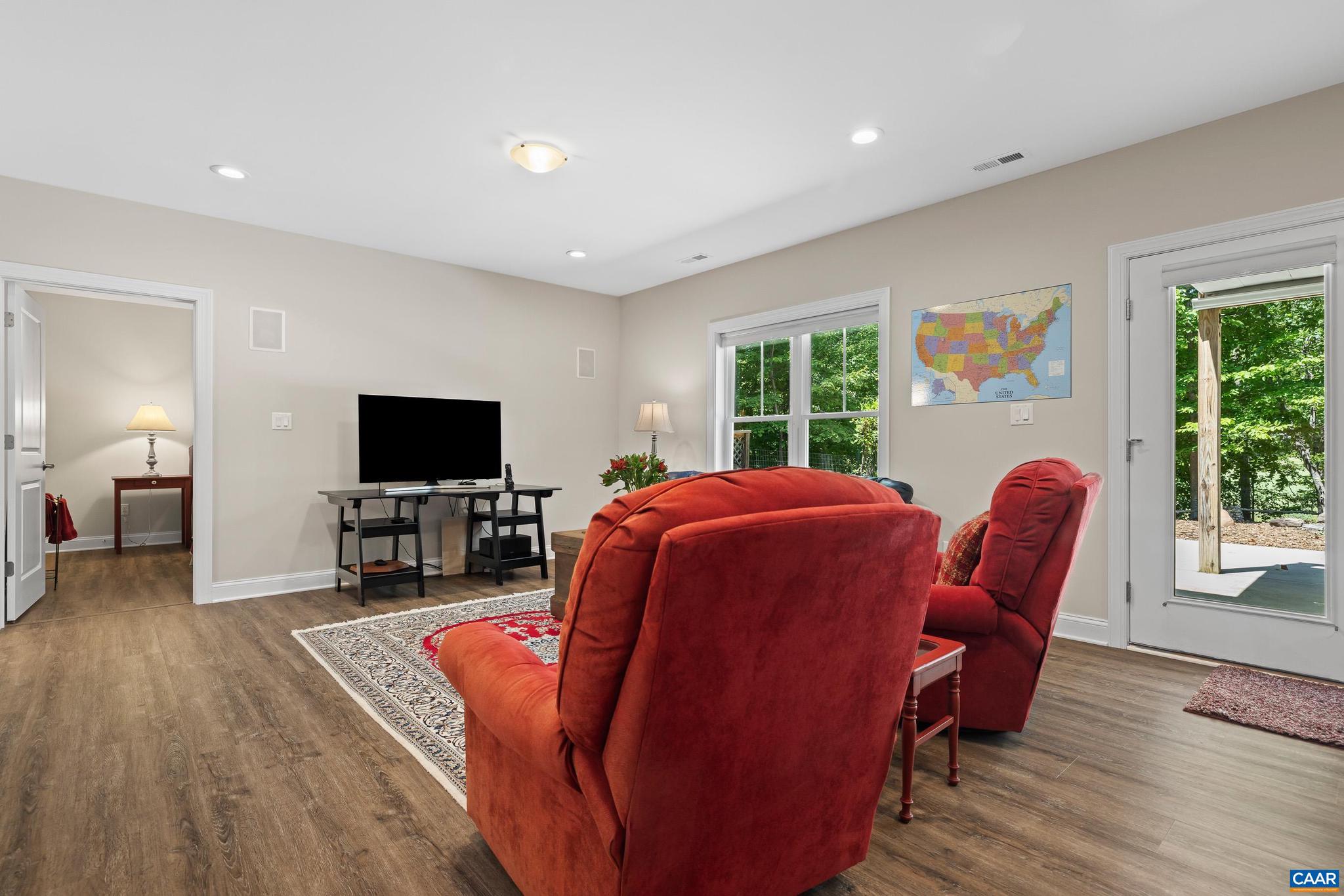 LAKE MONTICELLO - Residential