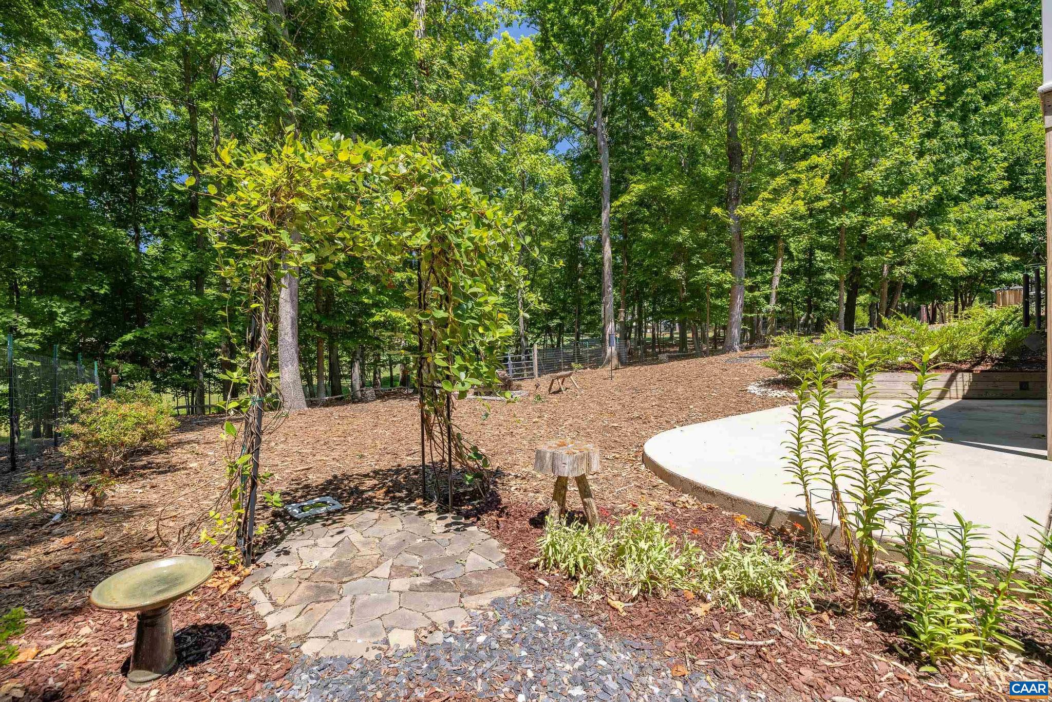 LAKE MONTICELLO - Residential