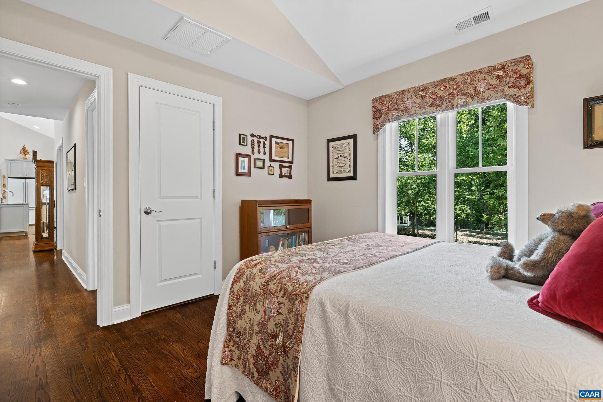 LAKE MONTICELLO - Residential